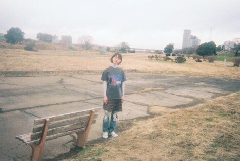 映画「アット・ザ・ベンチ」オフィシャルグッズ使用イメージ