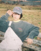 映画「アット・ザ・ベンチ」オフィシャルグッズ使用イメージ