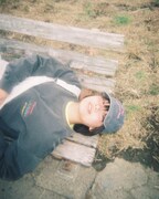 映画「アット・ザ・ベンチ」オフィシャルグッズ使用イメージ