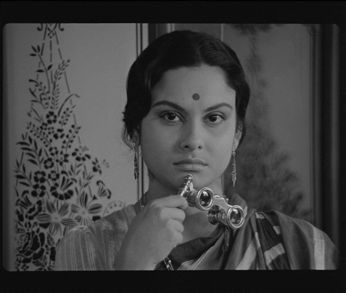「チャルラータ デジタルリマスター」場面写真 COPYRIGHT 1964 /ALL RIGHTS RESERVED KAMAL BANSAL