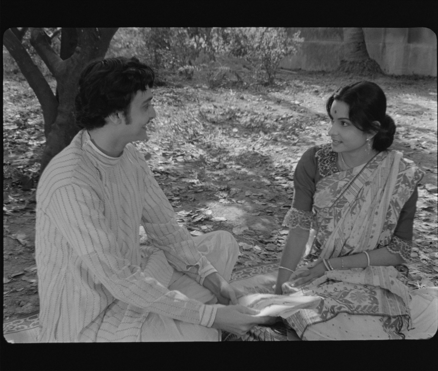 「チャルラータ デジタルリマスター」場面写真 COPYRIGHT 1964 /ALL RIGHTS RESERVED KAMAL BANSAL