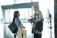 左から川栄李奈演じる神田川美和、志尊淳演じる設楽浩暉