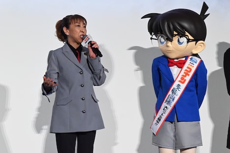 左から高山みなみ、江戸川コナン