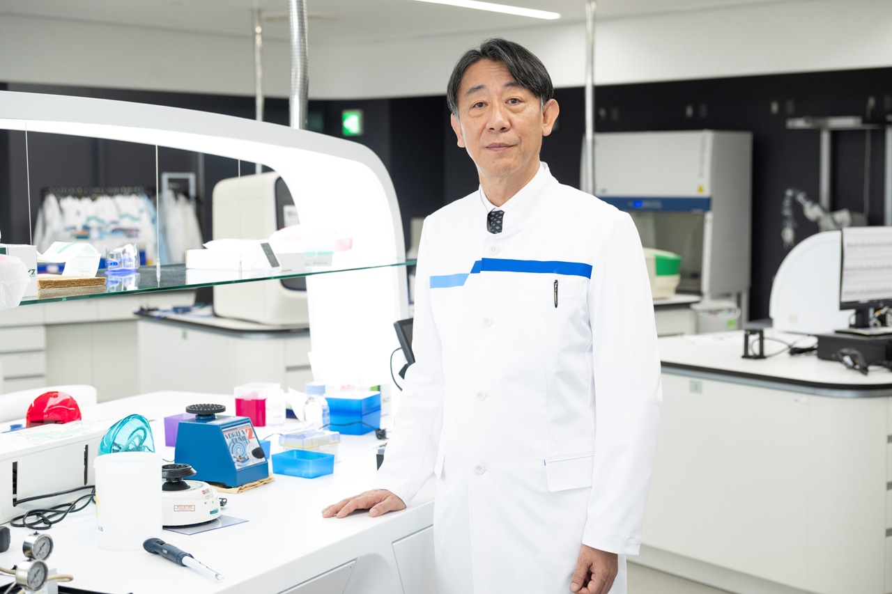 日曜劇場「キャスター」より、高坂正一役の利重剛