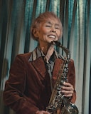 「うぉっしゅ」より、研ナオコ演じる紀江