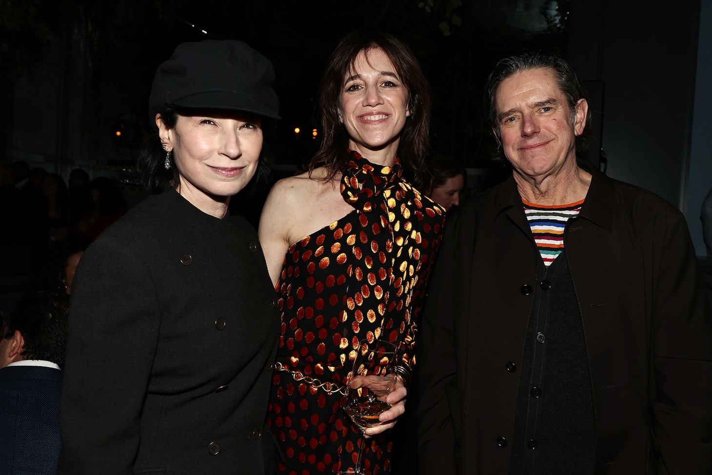 左からエイミー・シャーマン＝パラディーノ、シャルロット・ゲンズブール、ダニエル・パラディーノ