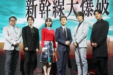 左から樋口真嗣、細田佳央太、のん、草なぎ剛、斎藤工、要潤