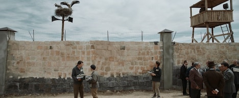 「アメリカッチ コウノトリと幸せな食卓」場面写真