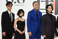 左から李相日、森七菜、渡辺謙、横浜流星