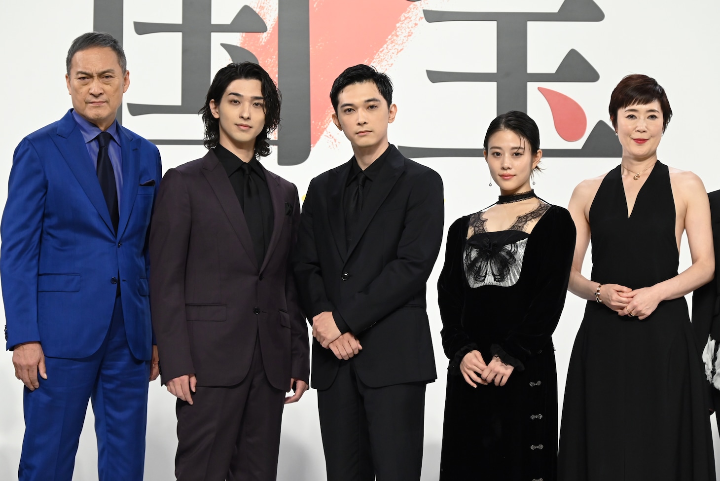 左から渡辺謙、横浜流星、吉沢亮、高畑充希、寺島しのぶ