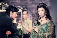 「黒薔薇の館」場面写真