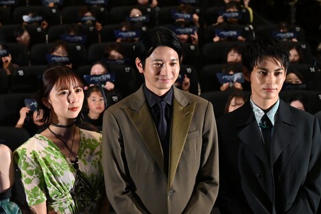 左から上白石萌歌、向井理、神尾楓珠