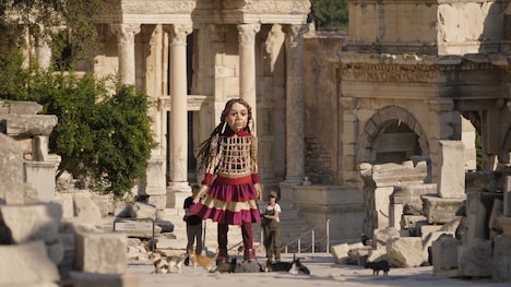 「ザ・ウォーク ~少女アマル、8000キロの旅~」場面写真