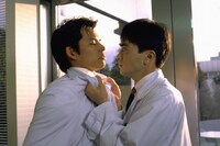 「振り返れば奴がいる」場面写真