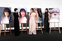 左から杉咲花、広瀬すず、清原果耶