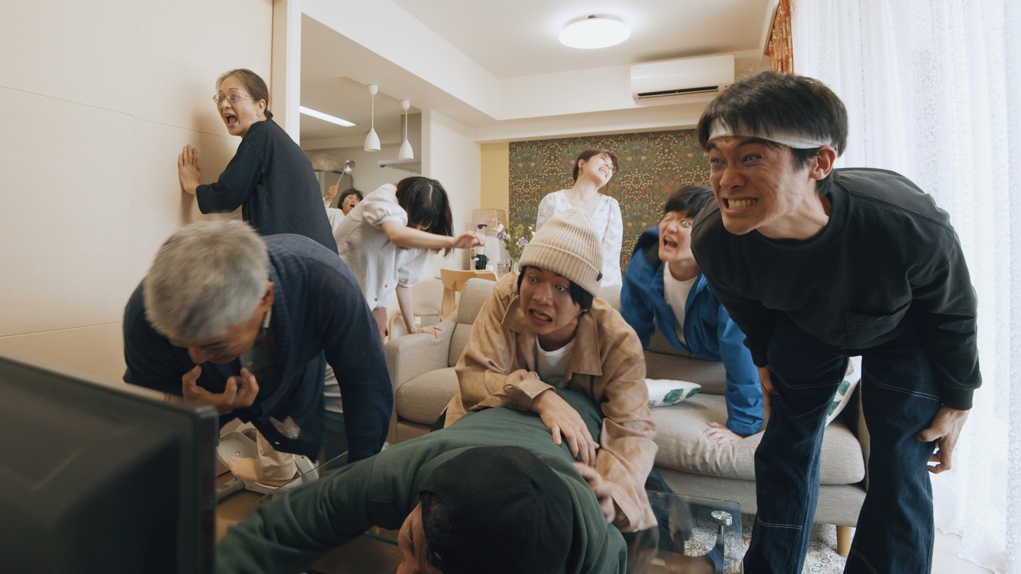 「噛む家族」場面写真