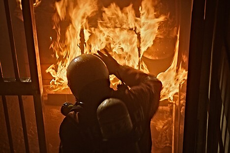 「消防士 2001年、闘いの真実」場面写真