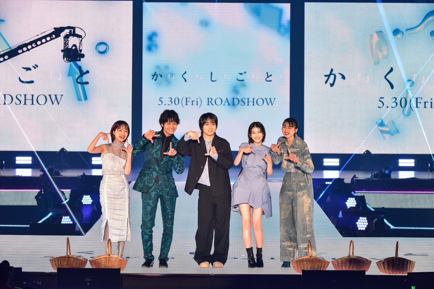 「Rakuten GirlsAward 2025 SPRING/SUMMER」の様子。左から早瀬憩、佐野晶哉、奥平大兼、出口夏希、菊池日菜子 ©︎Rakuten GirlsAward 2025 SPRING/SUMMER
