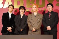 左から兵頭功海、豆原一成、池崎理人、西川達郎