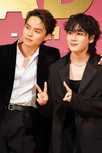 左から兵頭功海、豆原一成