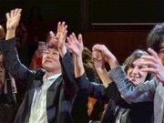 「リライト」ワールドプレミア上映後の松居大悟（左）