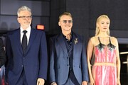 左からクリストファー・マッカリー、サイモン・ペッグ、ポム・クレメンティエフ