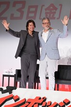 左からトム・クルーズ、クリストファー・マッカリー