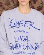 「JW Anderson x QUEER 限定カプセルコレクション」クルーネックスウェット