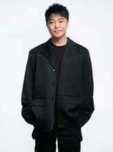 “中国で最も若くして興行収入100億元を突破した監督”チェン・スーチェン（陳思誠）