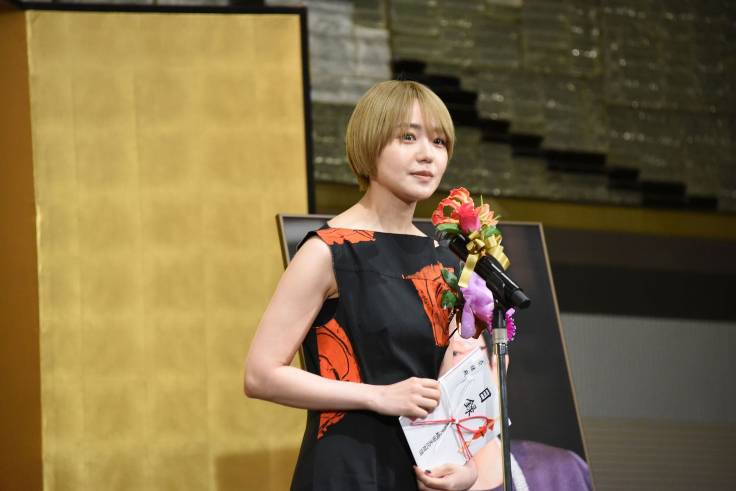 「あのクズを殴ってやりたいんだ」「春になったら」などに出演した奈緒