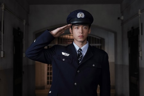 竹内涼真演じる熱き刑務官・宗片秋広