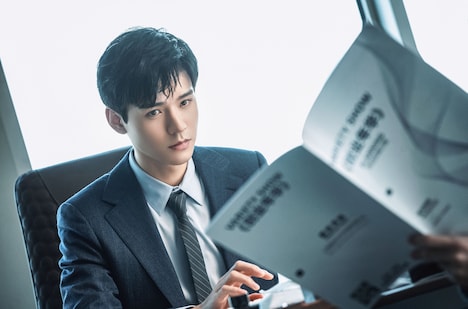 「夜明けの恋人たち～Love in the Wind～」より、ゴン・ジュン演じる徐斯（シュー・スー）