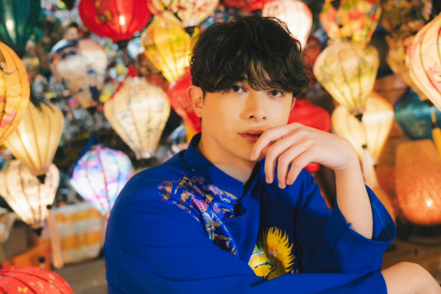 砂川脩弥 2nd写真集「By me…」より。（撮影：カノウリョウマ）©︎KADOKAWA