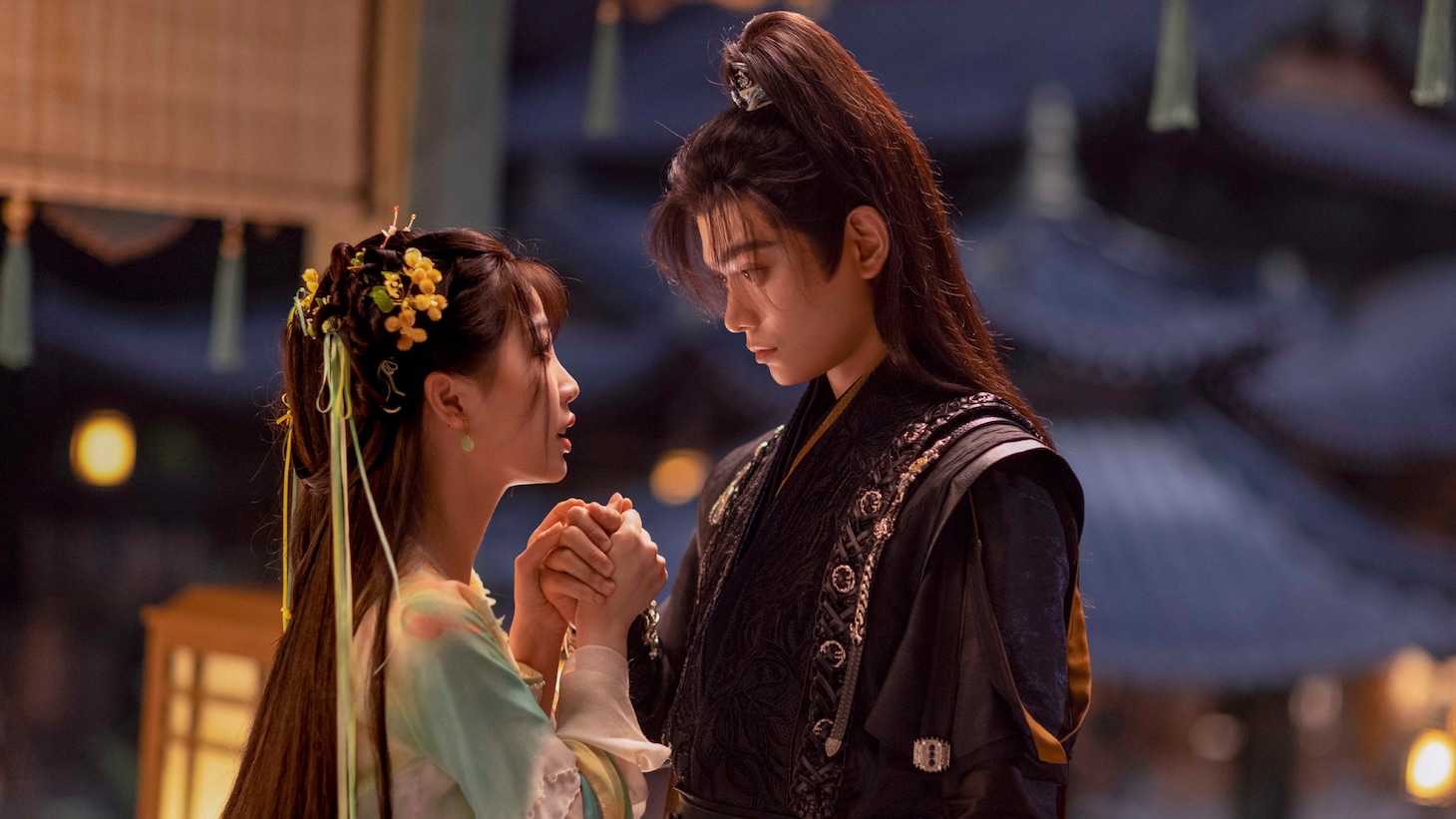 左からユー・シューシン（虞書欣）演じる凌妙妙 / 林虞、ディン・ユーシー（丁禹兮）演じる慕声