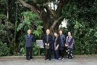 左から佐次田満さん（次男）、山口輝人さん（次男）、政子さん（山口さん次女）、春子さん（山口さん三女）、京子さん（佐次田さん長女）