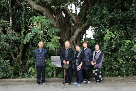 左から佐次田満さん(次男)、山口輝人さん(次男)、政子さん(山口さん次女)、春子さん(山口さん三女)、京子さん(佐次田さん長女)