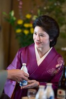 「国宝」より、宮沢エマ演じる立花マツ