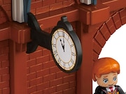 「プラレール ハリー・ポッター ホグワーツ特急」より。プラットフォームの時計は、ホグワーツ特急が出発する11時を指している