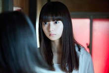 ドラマ「恋は闇」に登場した、齋藤飛鳥演じる謎の女性