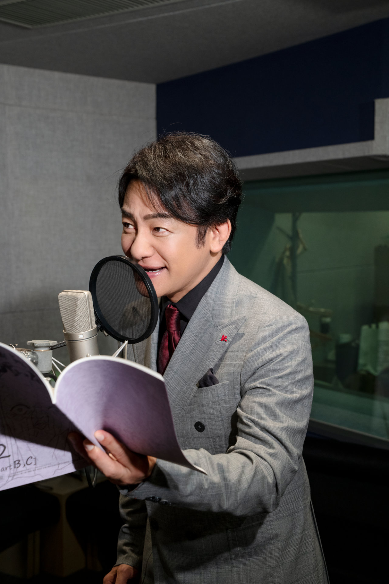「LUPIN THE IIIRD THE MOVIE 不死身の血族」のアフレコに臨む片岡愛之助