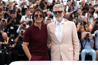 左からトム・クルーズ、クリストファー・マッカリー