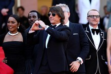 ハートを作るトム・クルーズ