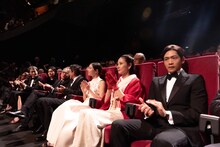 「遠い山なみの光」第78回カンヌ国際映画祭公式上映後の様子