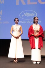「遠い山なみの光」第78回カンヌ国際映画祭舞台挨拶の様子