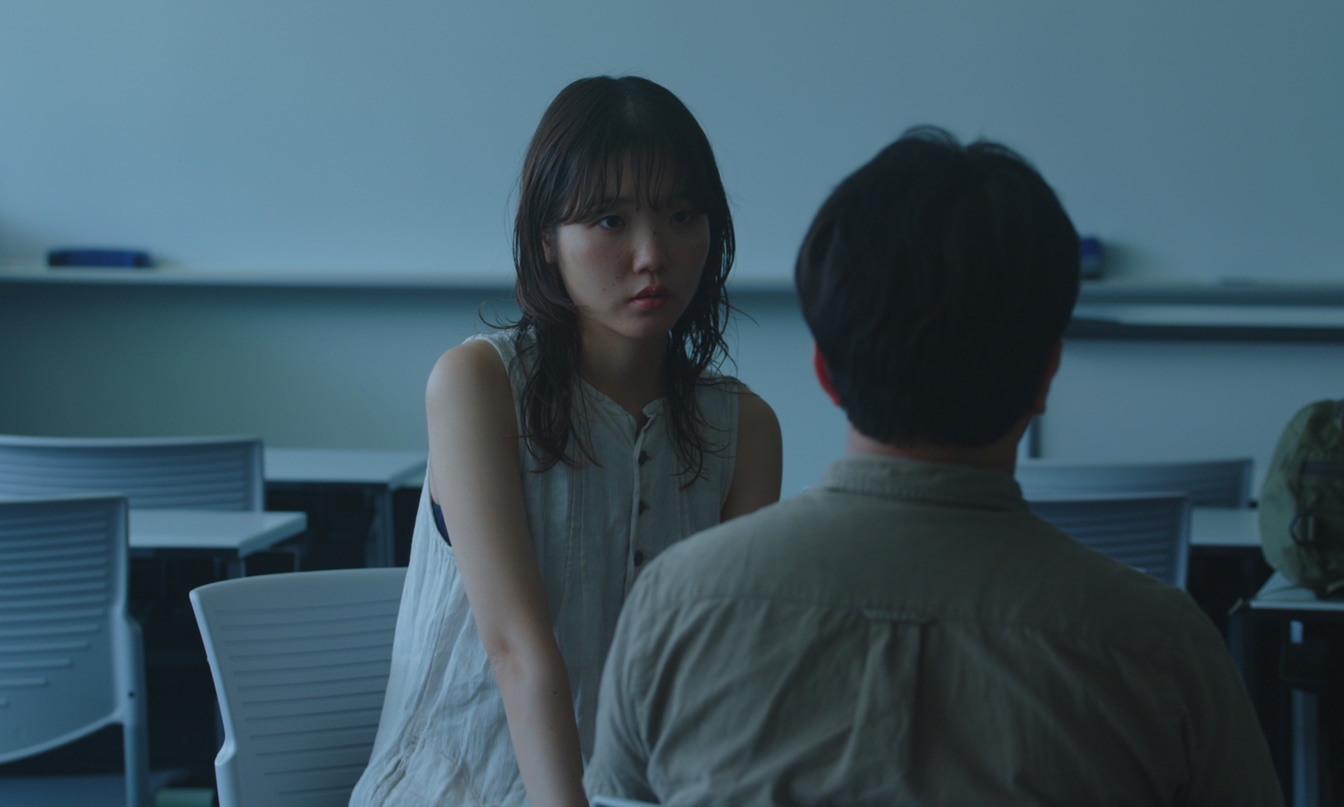 「よそ者の会」場面写真