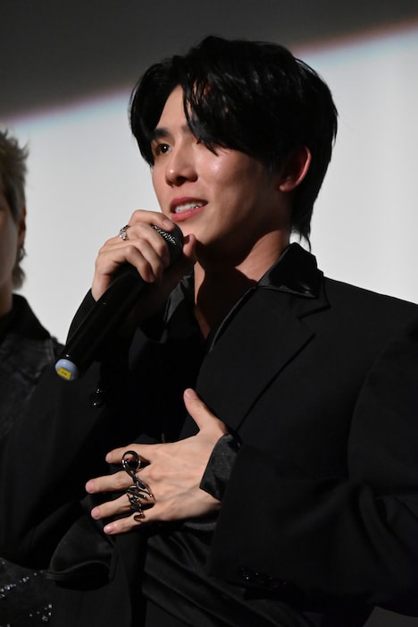 涙を浮かべるBoom（Raweewit Jiraphongkanon）