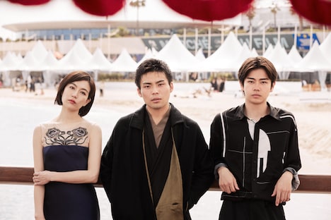 左から木竜麻生、黒崎煌代、団塚唯我