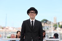 第78回カンヌ国際映画祭のフォトコールに出席した、映画「ルノワール」のキャスト、リリー・フランキー ©Kazuko WAKAYAMA