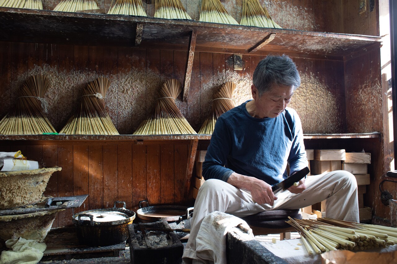 1本の和ろうそくができるまで、日本全国の職人たちを追う映画「炎はつなぐ」公開決定