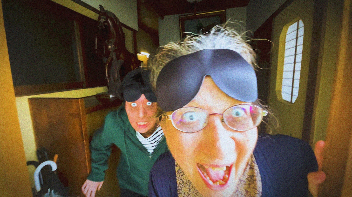 「噛む家族」場面写真